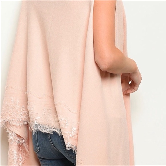 Pink shawl sleeveless poncho wrap with lace edging - Picture 4 of 8